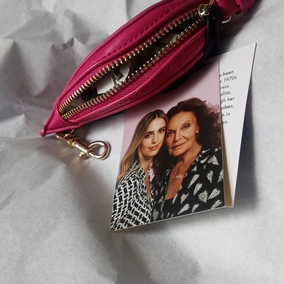 Diane von Furstenberg Pink Lip Shaped Coin Purse/Pouch - Picture 5 of 14